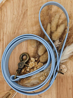 Laisse chien en Biothane Bleu Pastel - fabrication artisanale